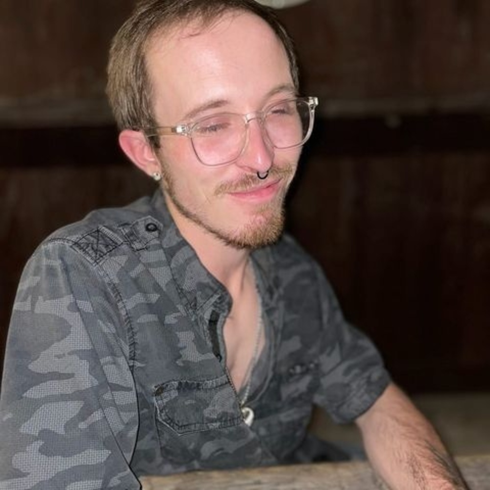 Meet your Posher, Adam